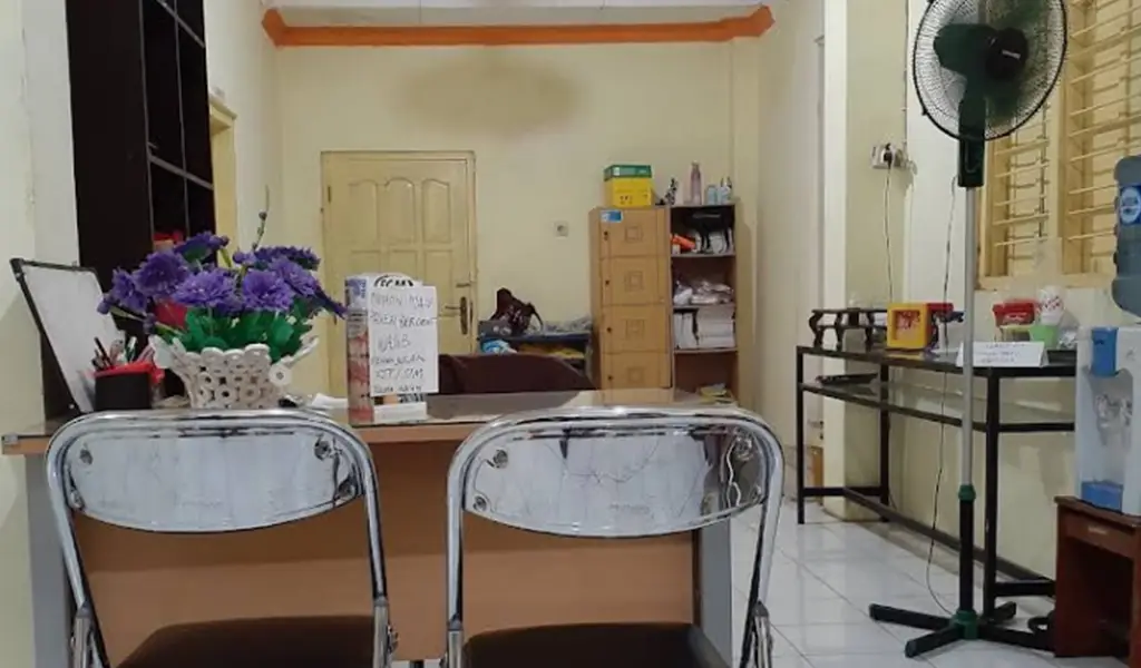 4. Dokter Gigi Claudia 4. Dokter Gigi Claudia