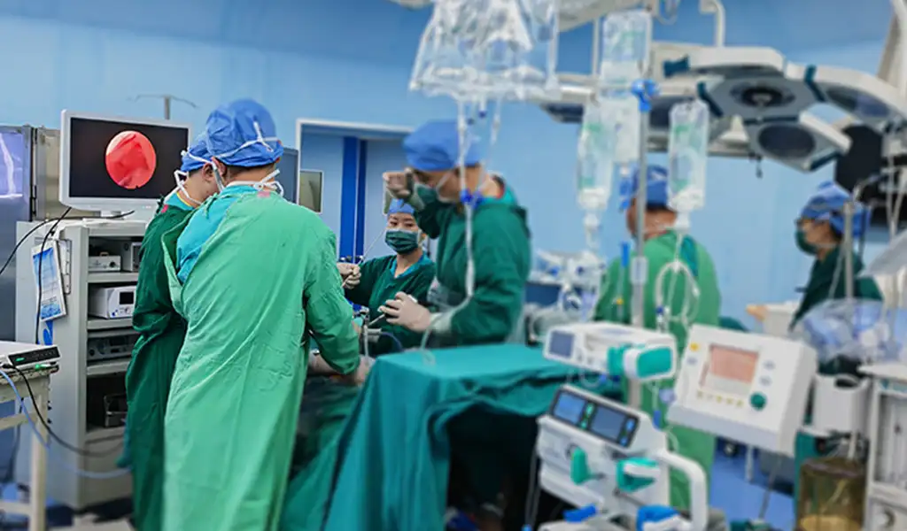 Kelebihan PELD Dibanding Operasi Konvensional Kelebihan PELD Dibanding Operasi Konvensional